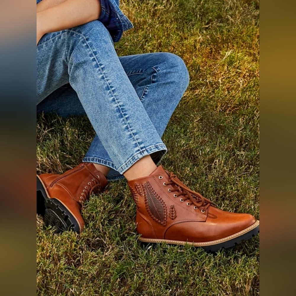 Brioso Hazel Leather Lug Sole Booties